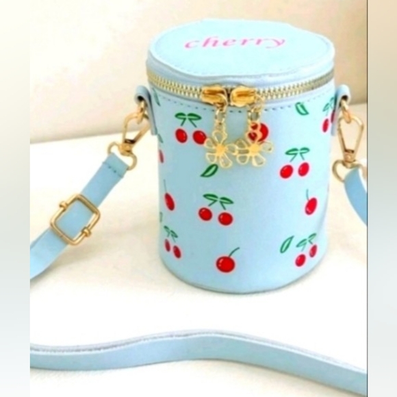 Mini 🍒 Cherry Crossbody Bucket Bag - Picture 1 of 3